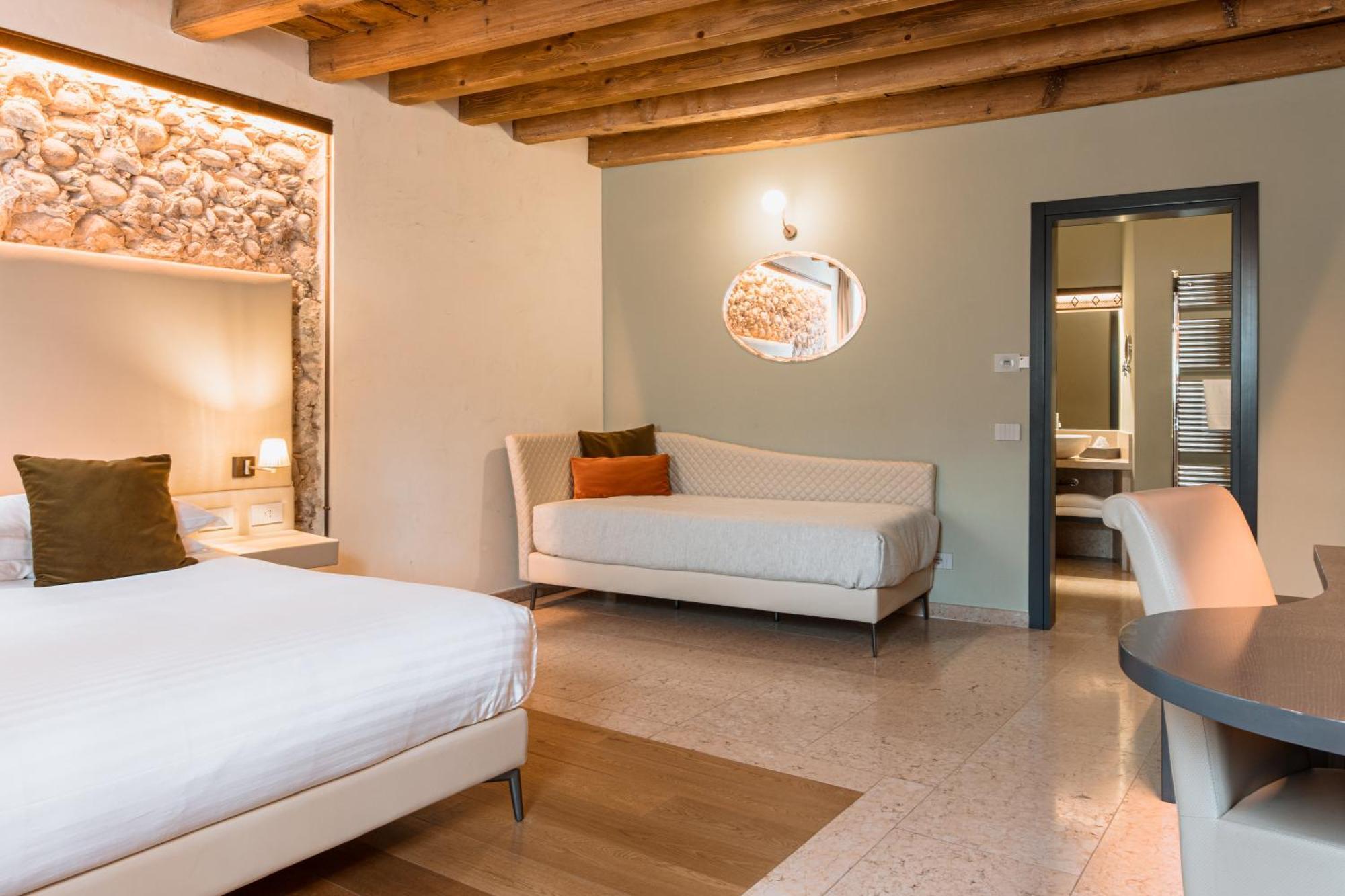 Corte Regia Relais & Hotel 4*